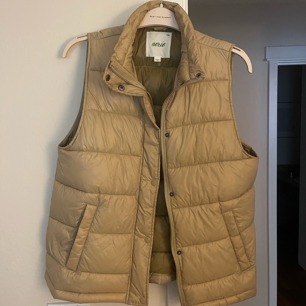 Aerie Beige Puffer Vest (Medium)